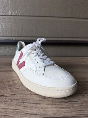 VEJA Men’s Leather 'sneakers size 11.5